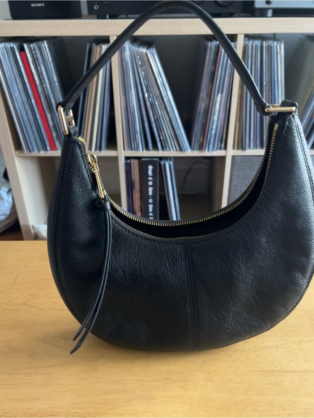 Marc Jacobs Black Leather Crescent Shoulder Bag - Picture 3 of 7
